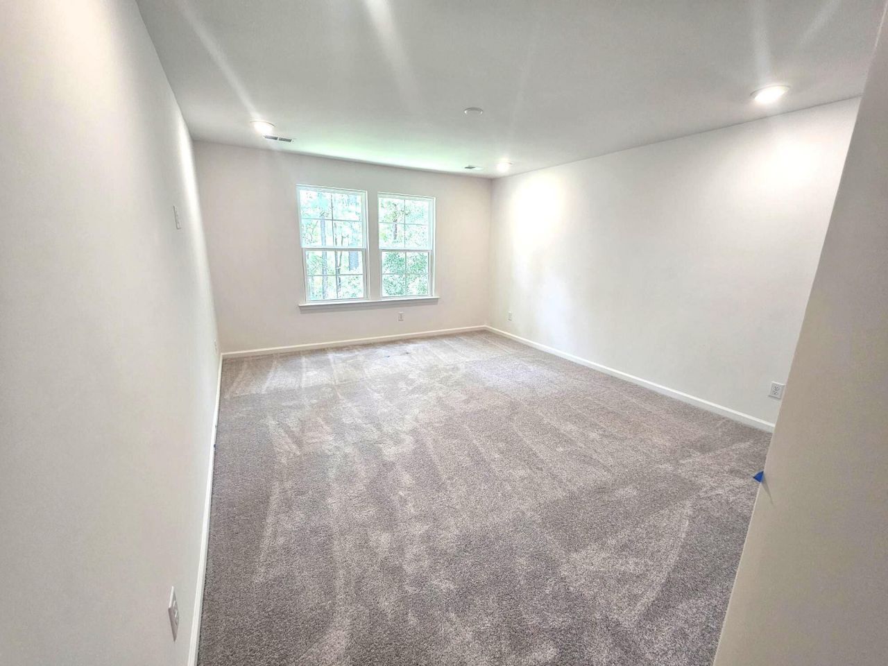 437 Cadbury Loop Photo 6