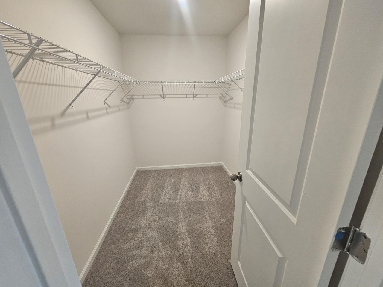 437 Cadbury Loop Photo 7