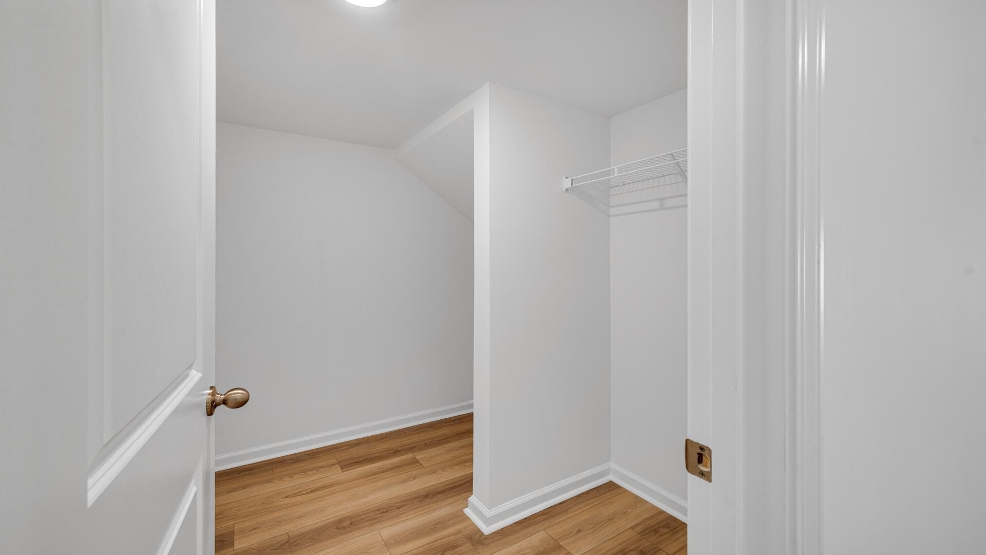 437 Cadbury Loop Photo 9