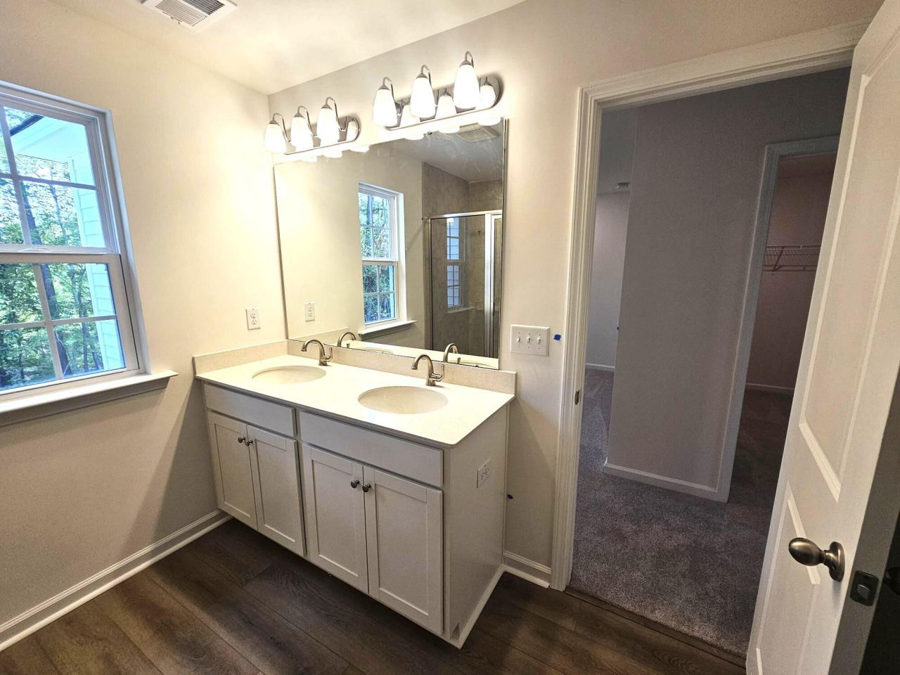 437 Cadbury Loop Photo 9