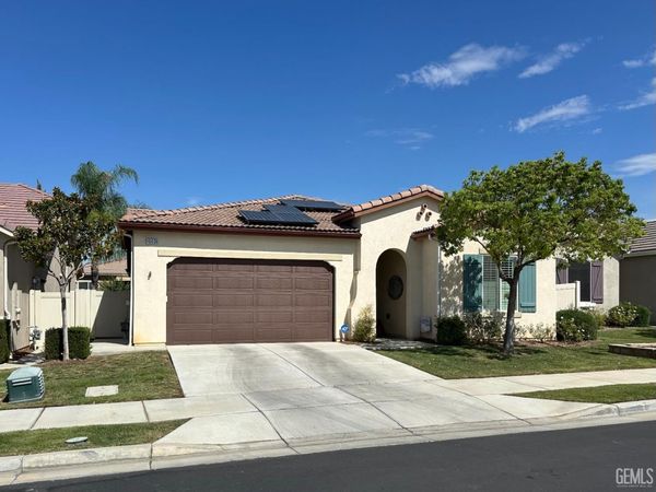 10026 Besancon Way, Bakersfield, CA 93306