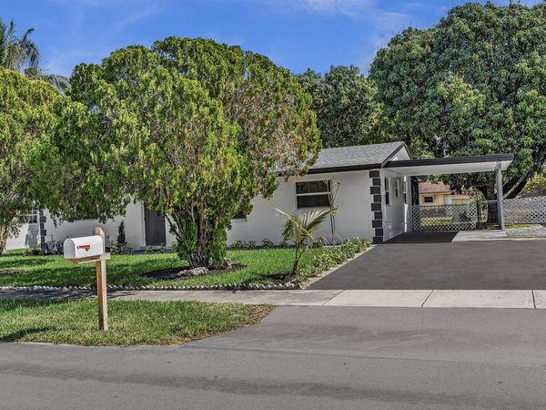 4040 NE 4th. Avenue, Deerfield Beach, FL 33064