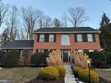 25 TALL OAKS DRIVE, POTTSVILLE, PA 17901