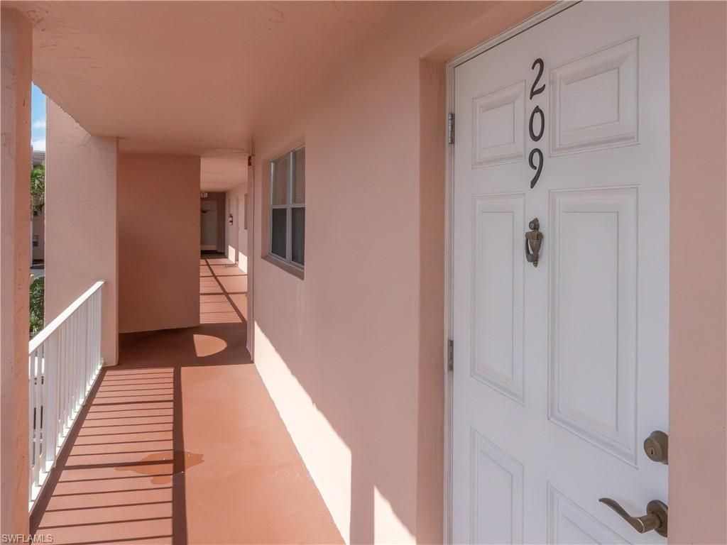 180 Turtle Lake Ct, Unit 209, Naples, FL 34105 Photo