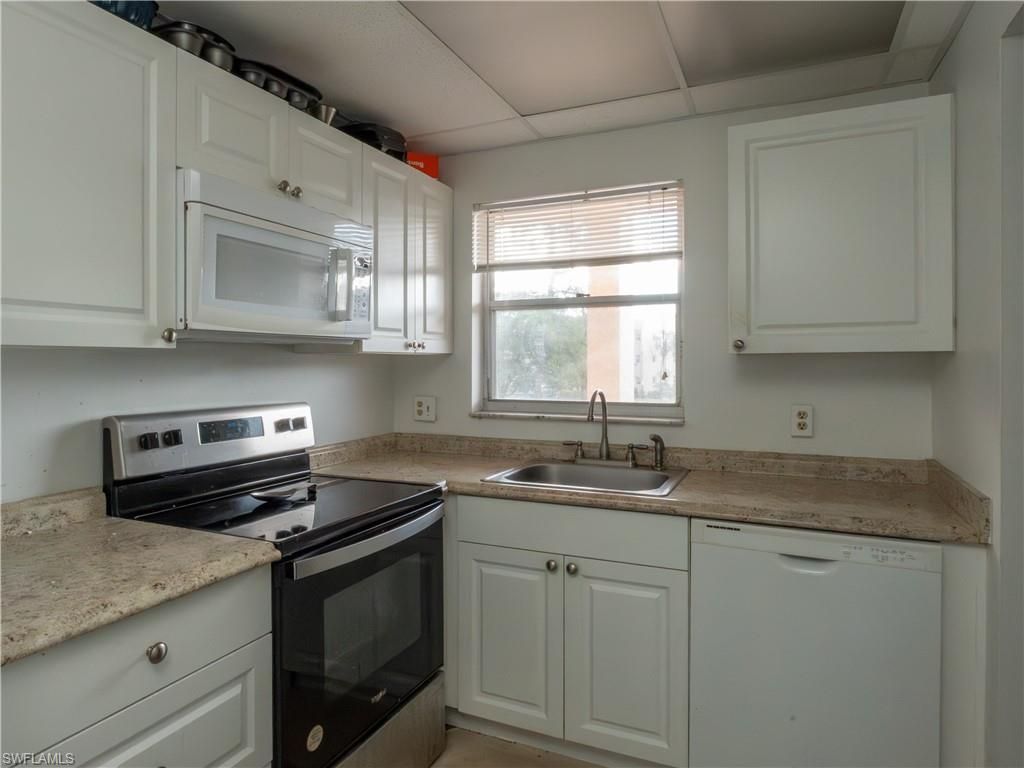 180 Turtle Lake Ct, Unit 209, Naples, FL 34105 Photo