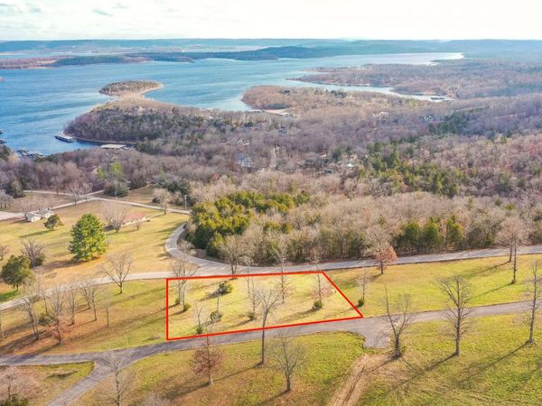 9a Carriage Oaks Drive Drive , Reeds Spring, MO 65737