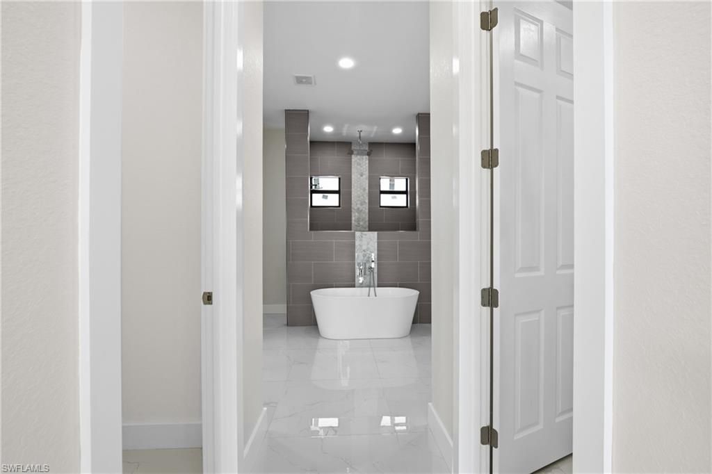 2100 NW 21st St, Cape Coral, FL 33993 Photo