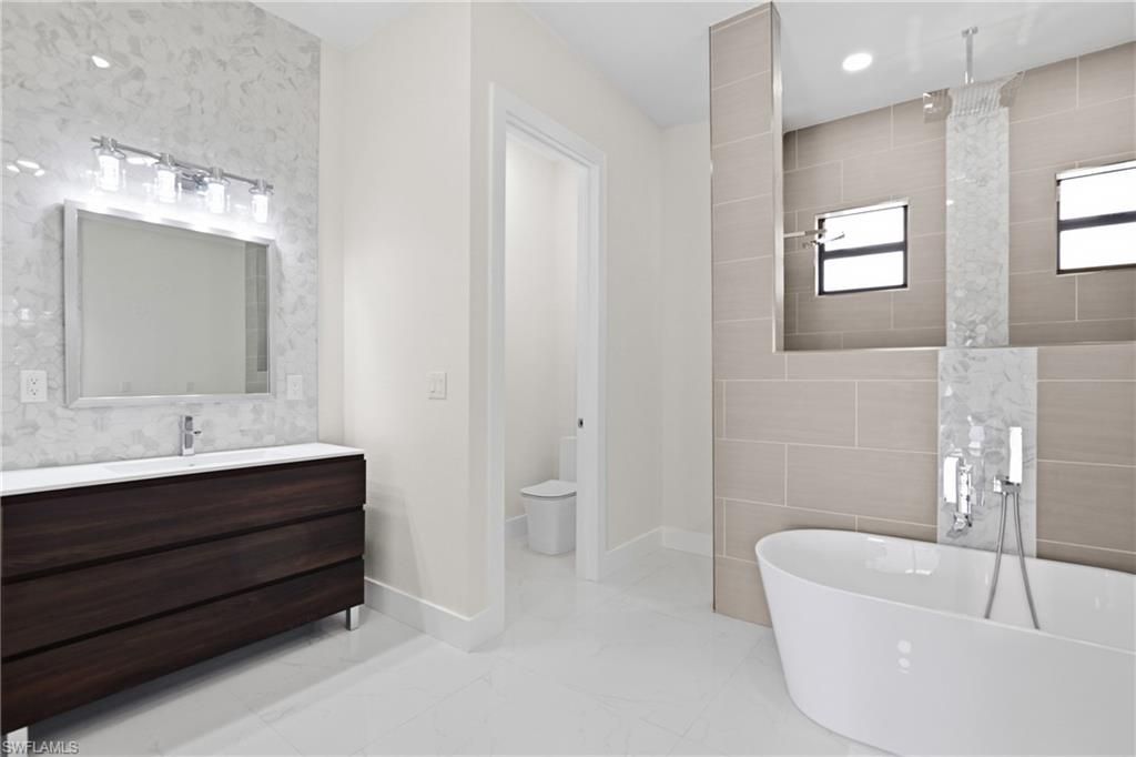 2100 NW 21st St, Cape Coral, FL 33993 Photo