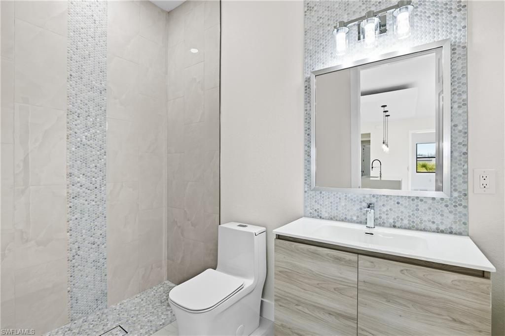 2100 NW 21st St, Cape Coral, FL 33993 Photo