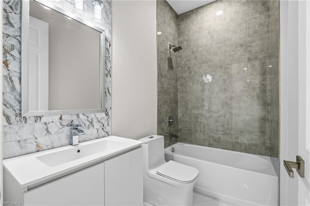 2100 NW 21st St, Cape Coral, FL 33993 Photo