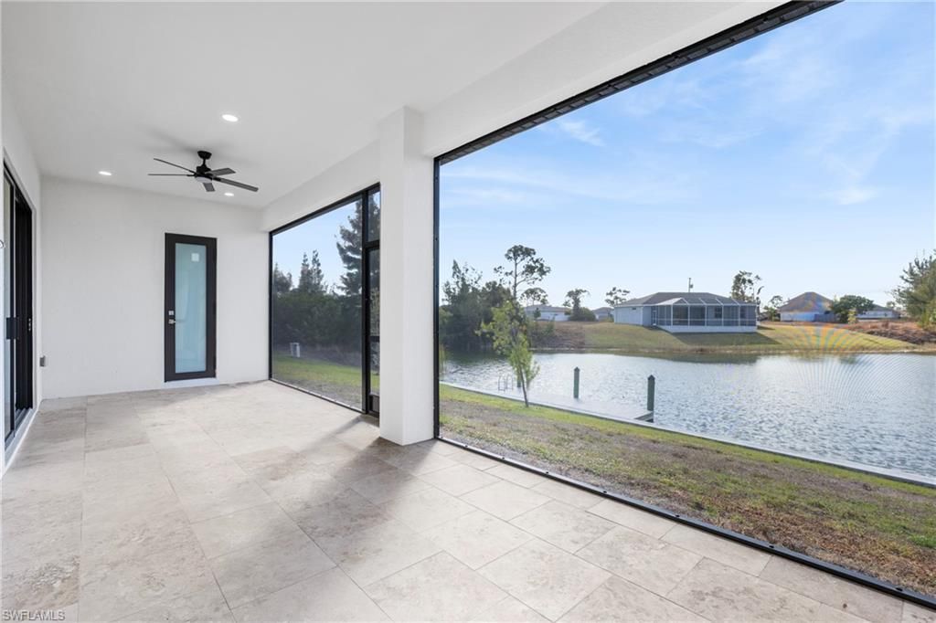 2100 NW 21st St, Cape Coral, FL 33993 Photo