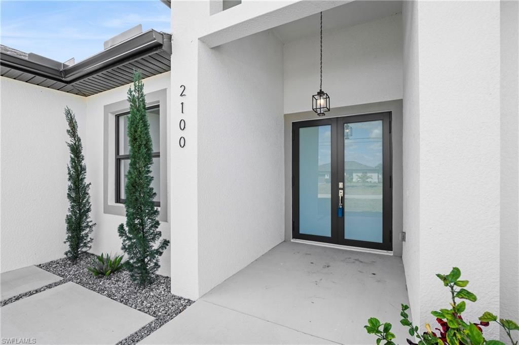 2100 NW 21st St, Cape Coral, FL 33993 Photo