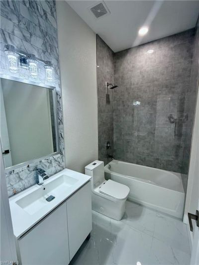 2100 NW 21st St, Cape Coral, FL 33993 Photo
