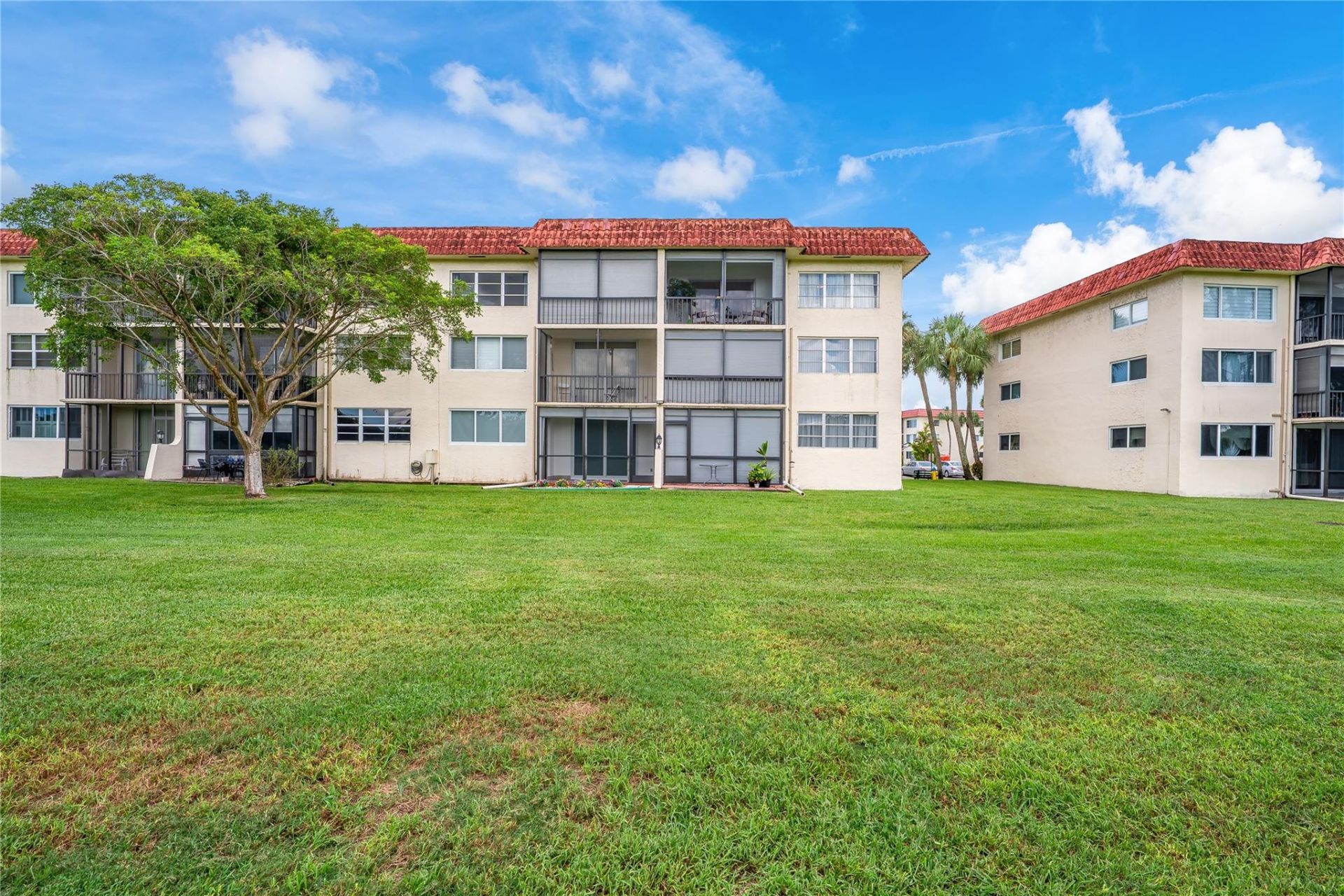9411 N Hollybrook Lake Drive, Unit 310, Pembroke Pines, FL 33025 Photo