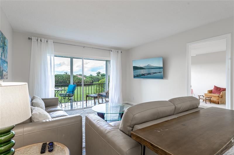 9411 N Hollybrook Lake Drive, Unit 309, Pembroke Pines, FL 33025 Photo