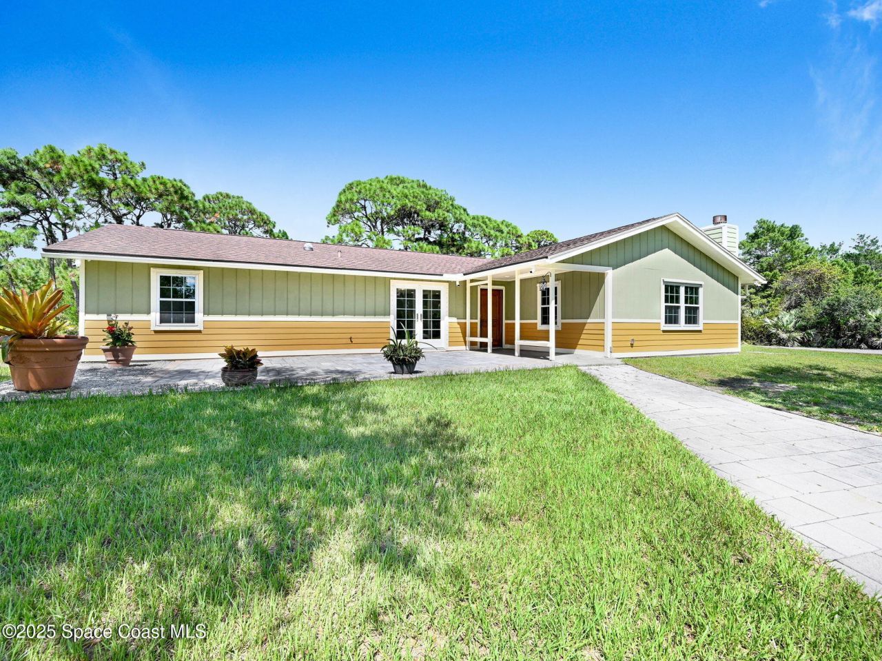 6570 Whispering Pines Lane, Grant, FL 32949 Photo