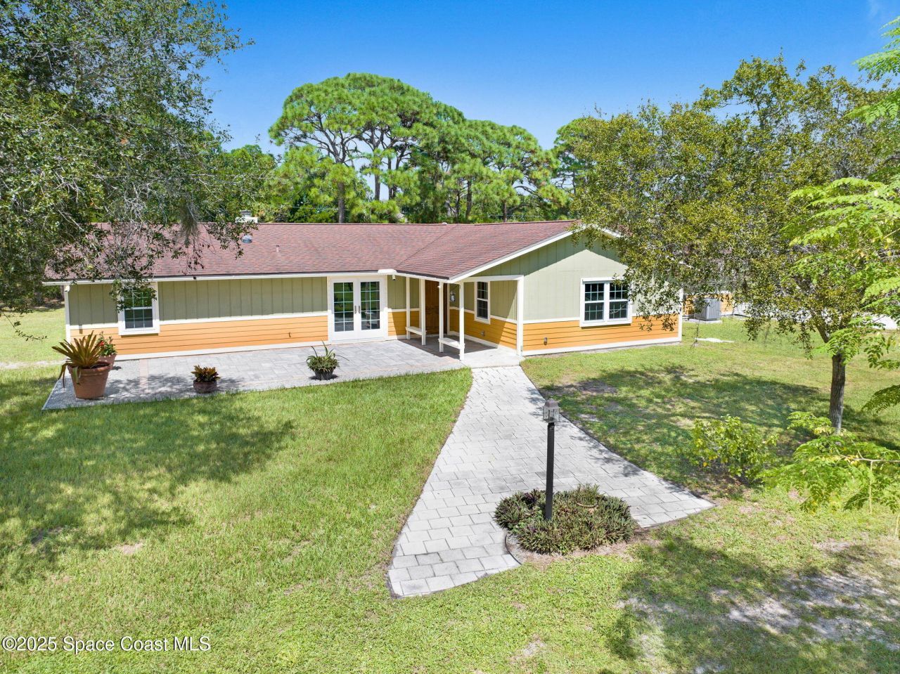 6570 Whispering Pines Lane, Grant, FL 32949 Photo