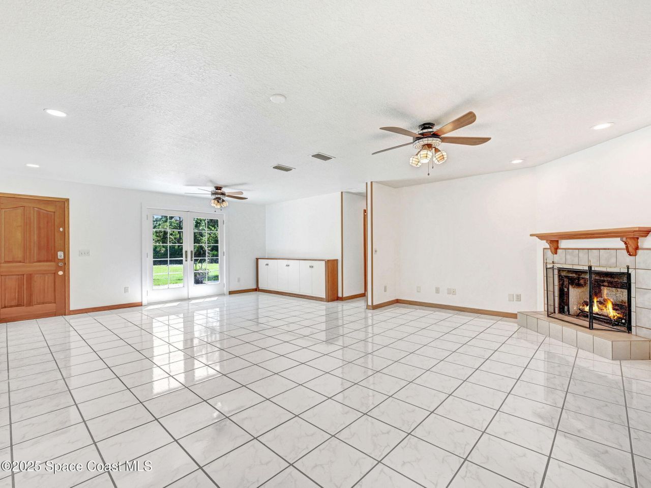 6570 Whispering Pines Lane, Grant, FL 32949 Photo