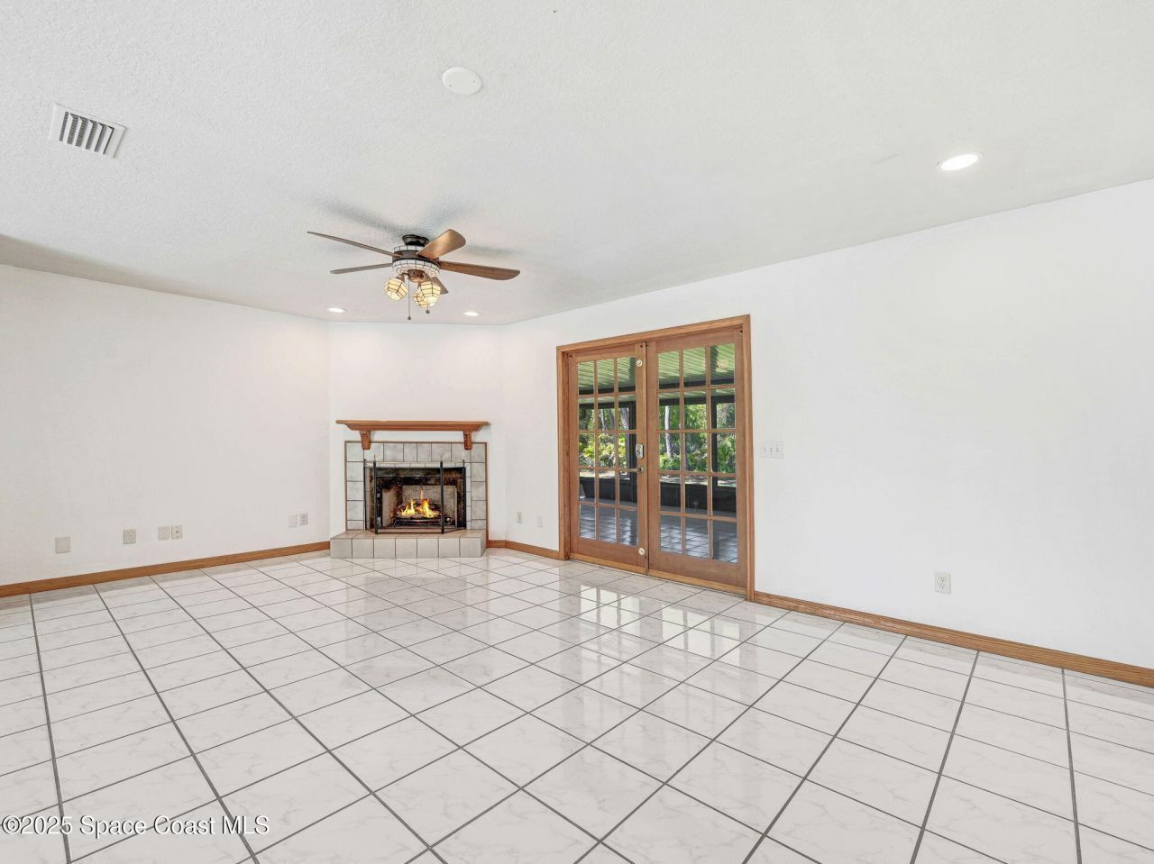 6570 Whispering Pines Lane, Grant, FL 32949 Photo