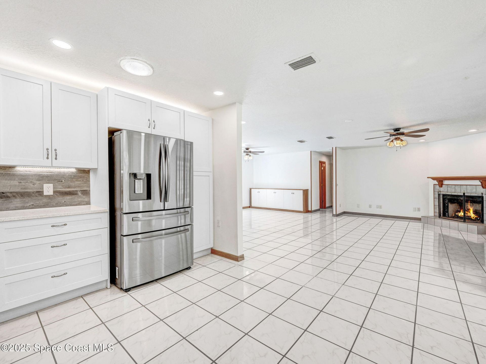 6570 Whispering Pines Lane, Grant, FL 32949 Photo