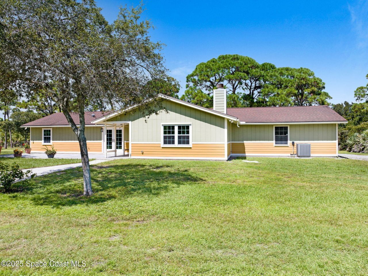 6570 Whispering Pines Lane, Grant, FL 32949 Photo
