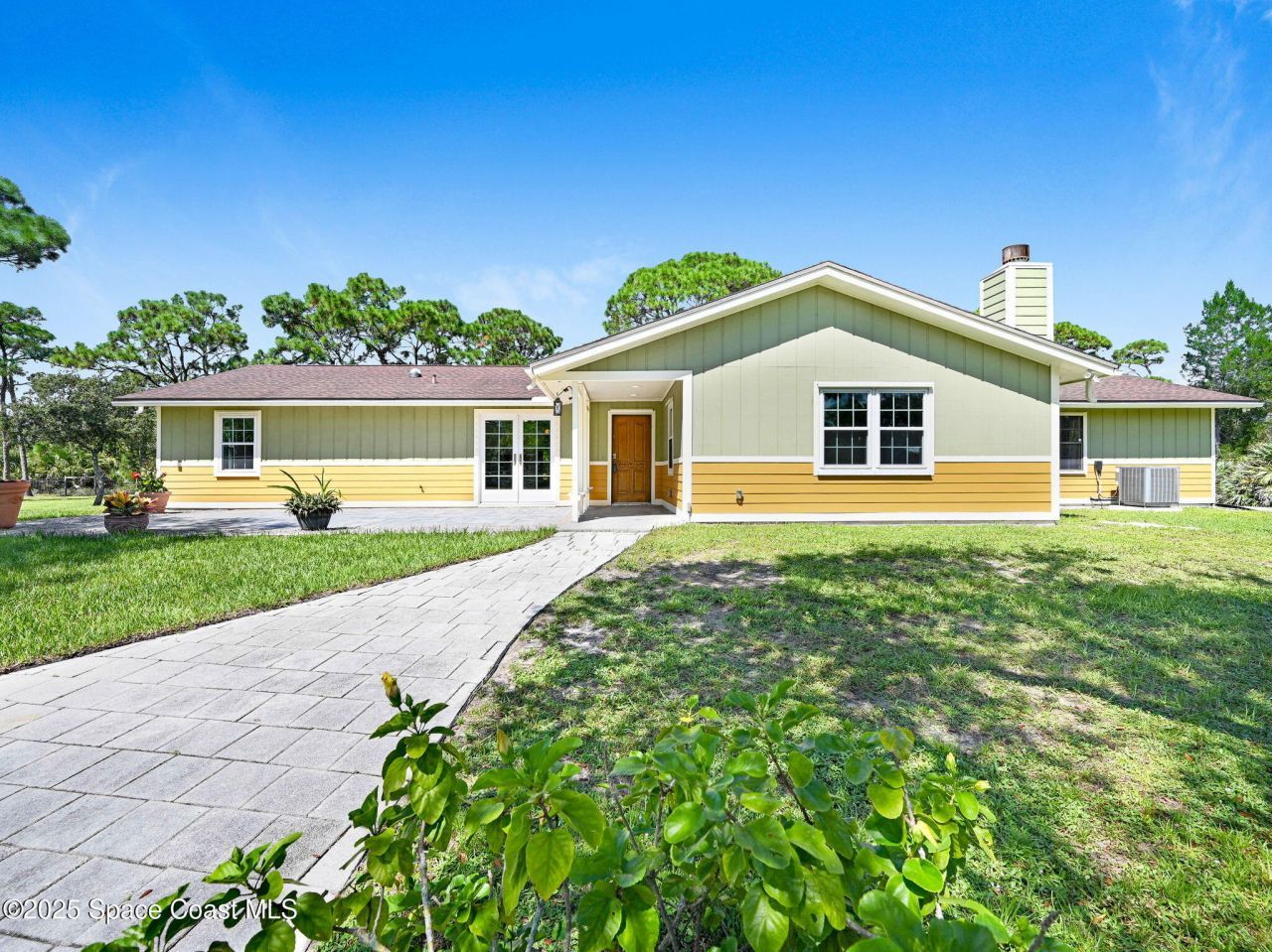 6570 Whispering Pines Lane, Grant, FL 32949 Photo