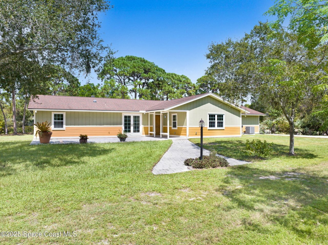 6570 Whispering Pines Lane, Grant, FL 32949 Photo