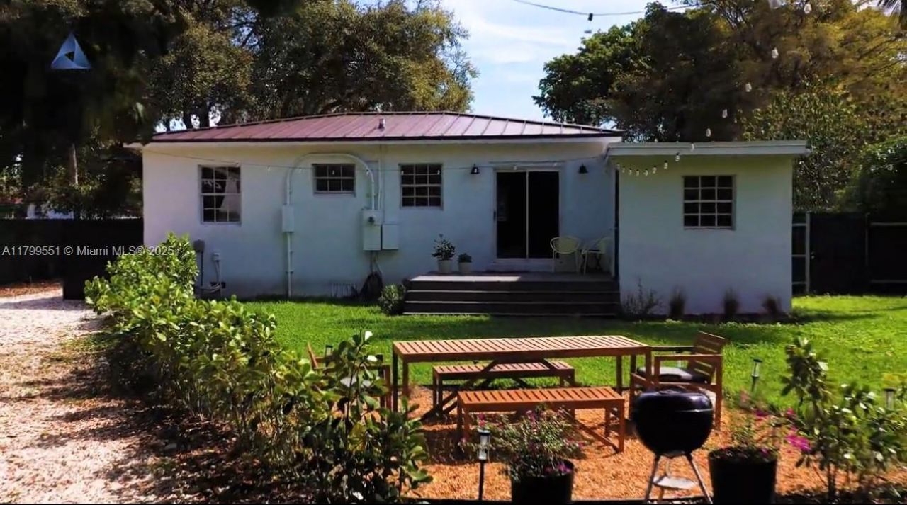 1153 NE 158th St, North Miami Beach, FL 33162 Photo