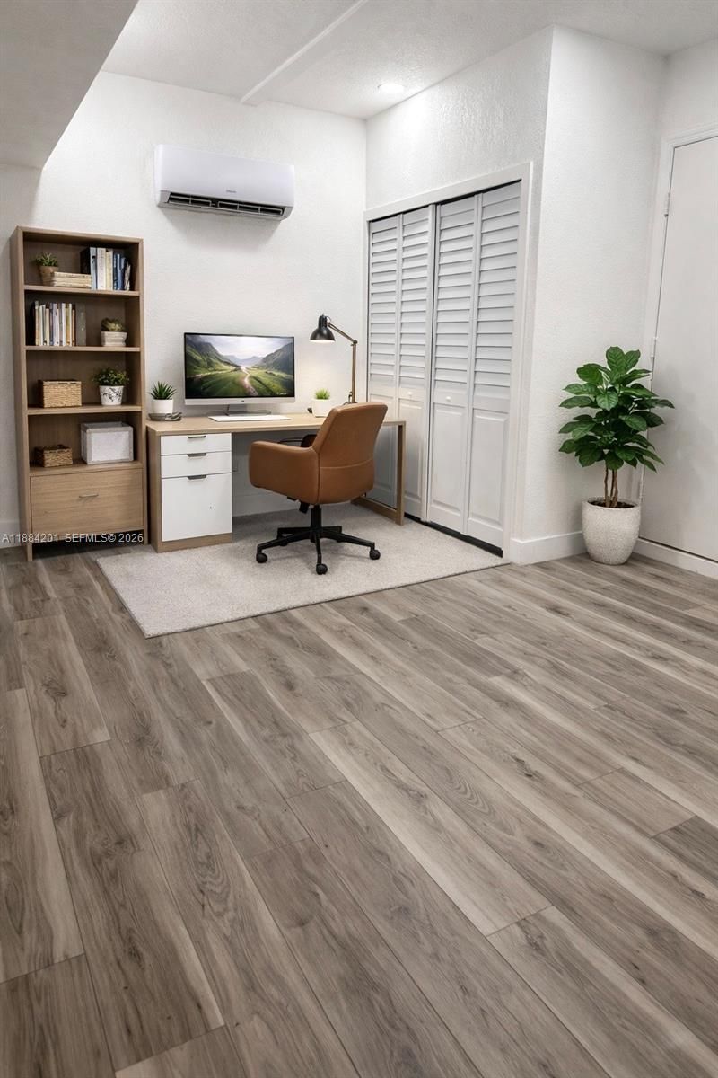 15981 SW 54th Ter, Miami, FL 33185 Photo