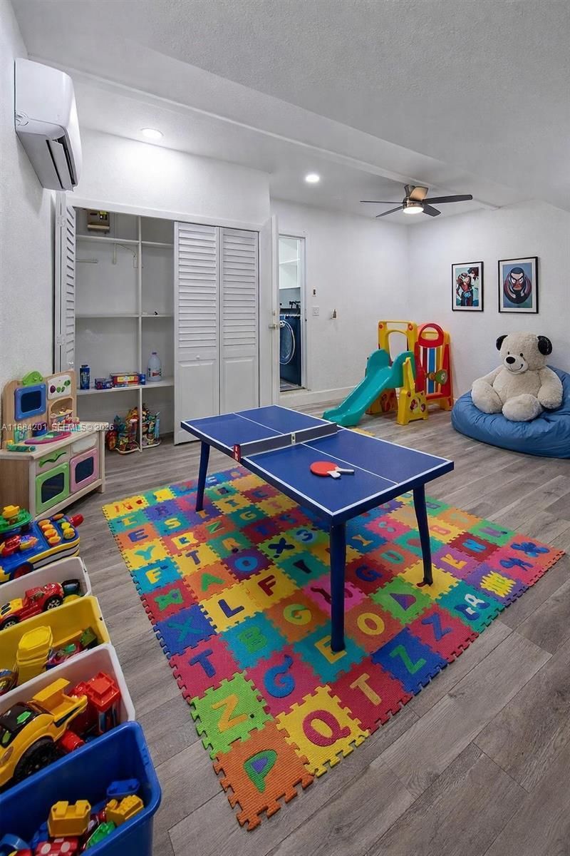 15981 SW 54th Ter, Miami, FL 33185 Photo