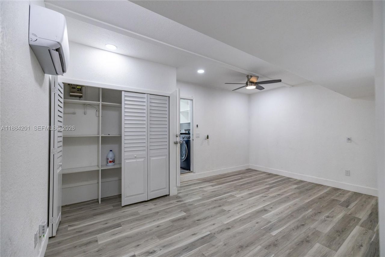 15981 SW 54th Ter, Miami, FL 33185 Photo