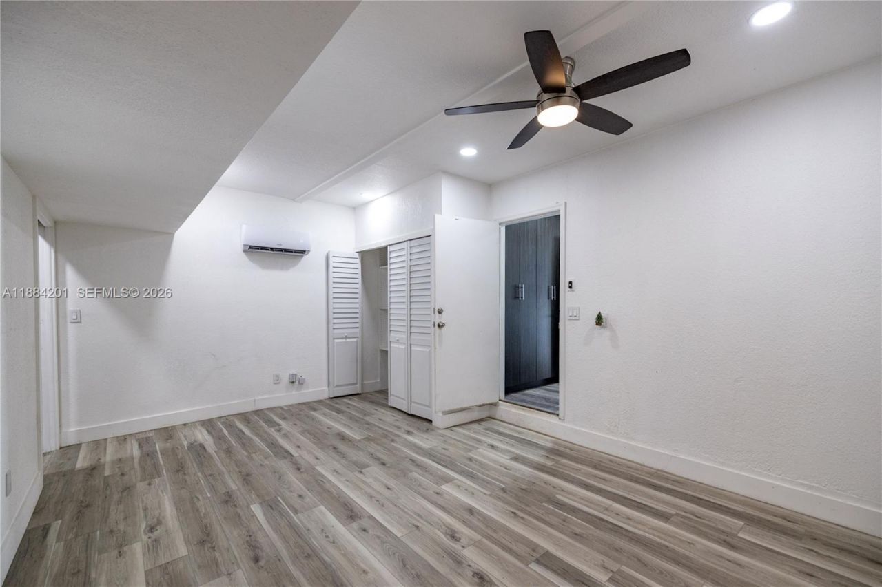 15981 SW 54th Ter, Miami, FL 33185 Photo