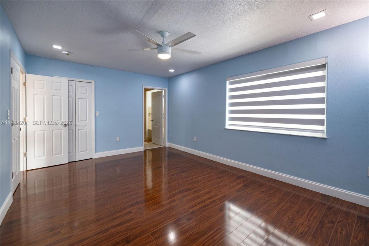 15981 SW 54th Ter, Miami, FL 33185 Photo