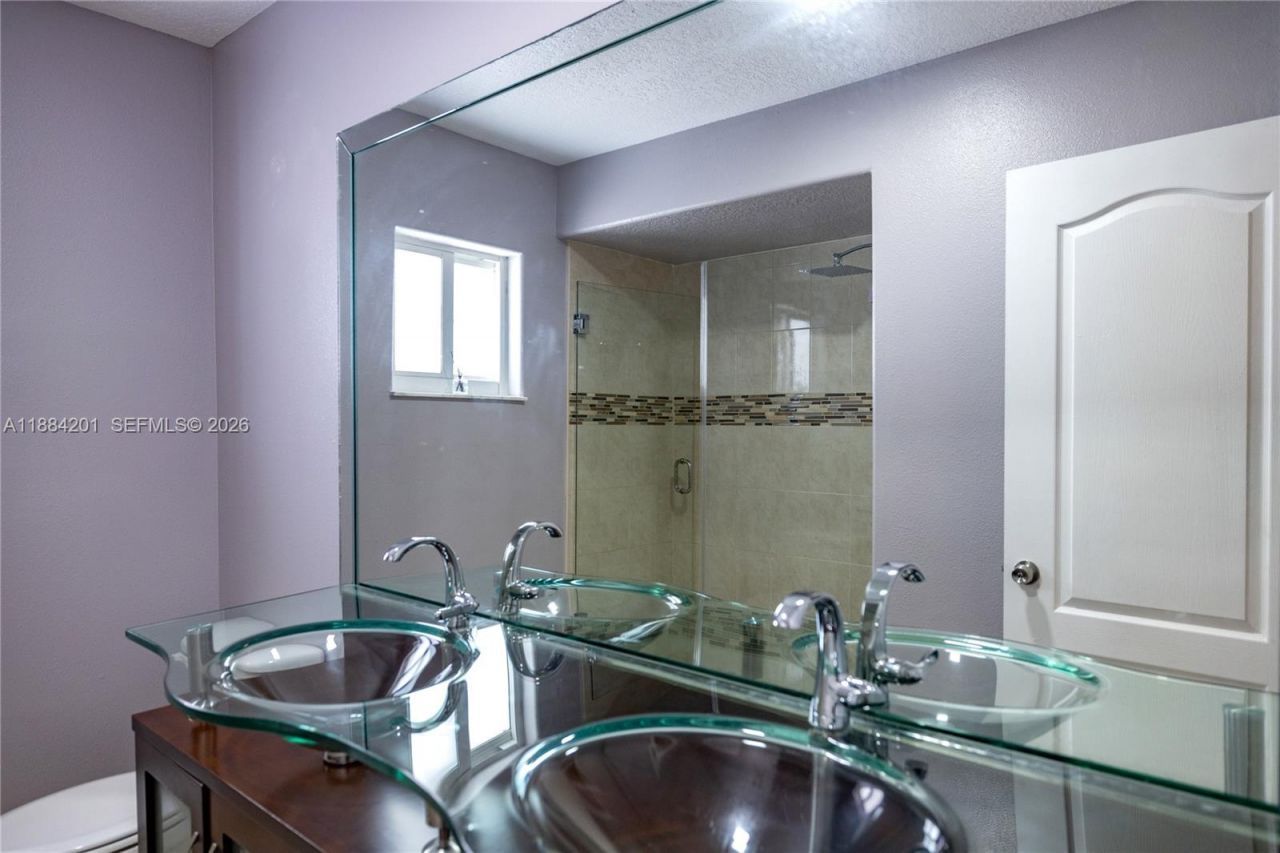 15981 SW 54th Ter, Miami, FL 33185 Photo