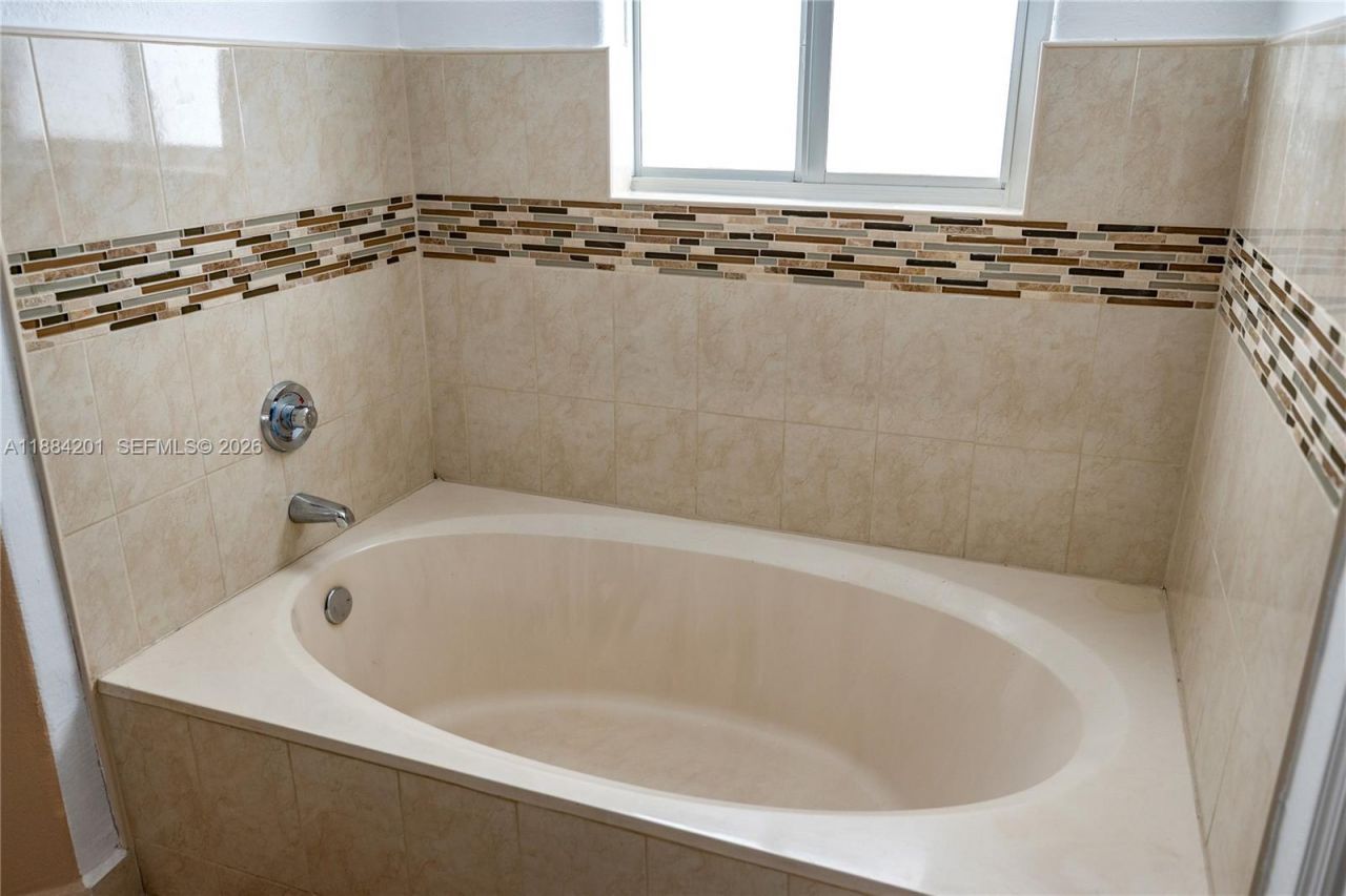 15981 SW 54th Ter, Miami, FL 33185 Photo