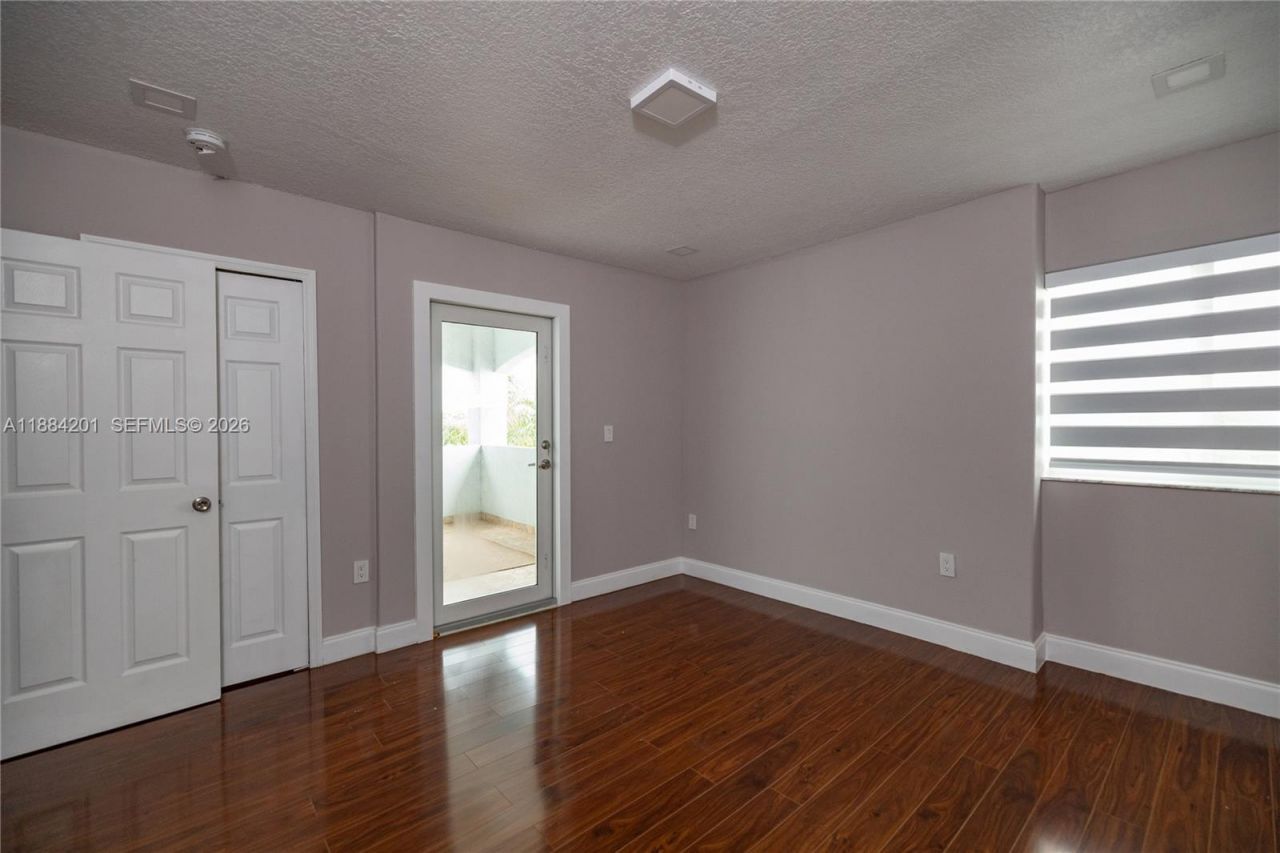 15981 SW 54th Ter, Miami, FL 33185 Photo