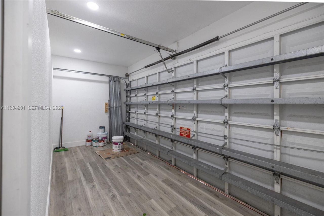 15981 SW 54th Ter, Miami, FL 33185 Photo