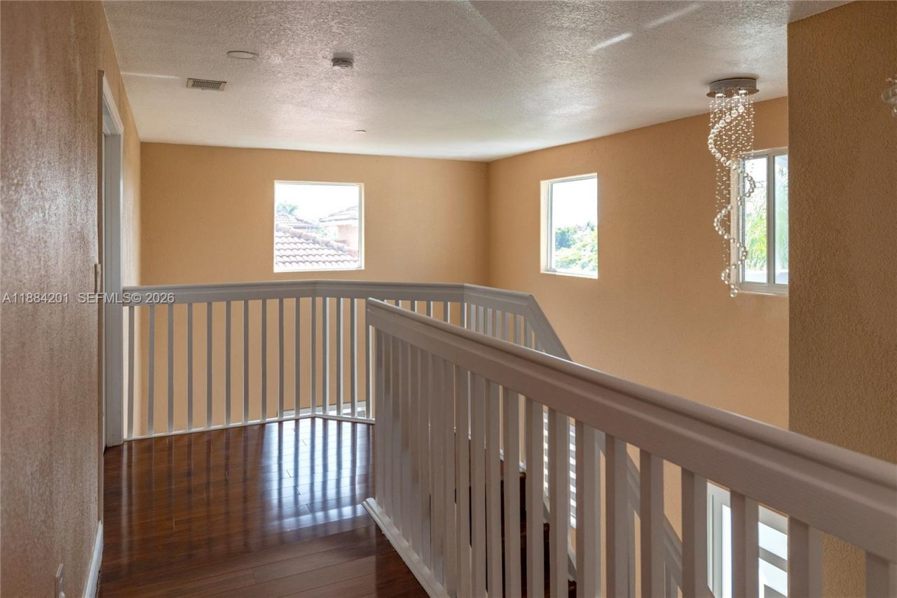 15981 SW 54th Ter, Miami, FL 33185 Photo