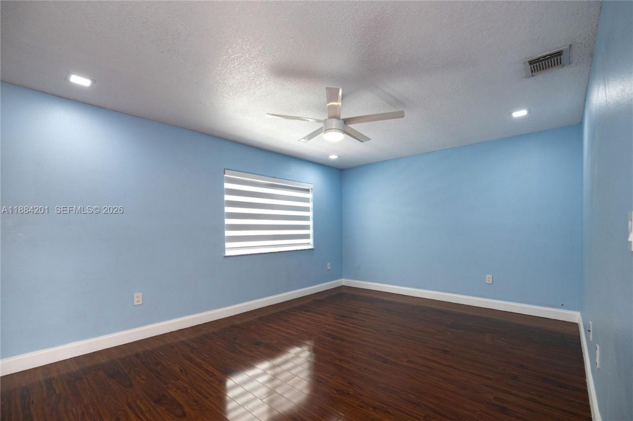 15981 SW 54th Ter, Miami, FL 33185 Photo