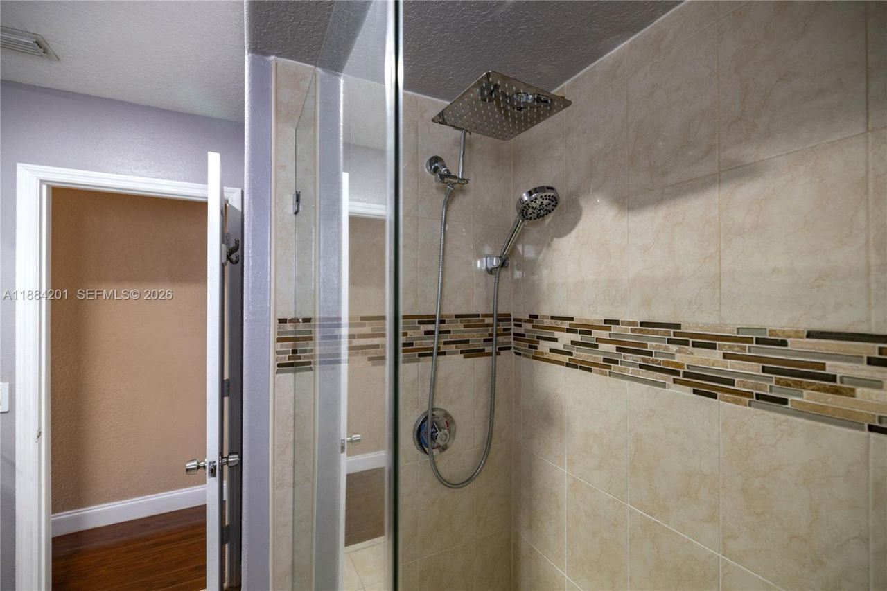 15981 SW 54th Ter, Miami, FL 33185 Photo