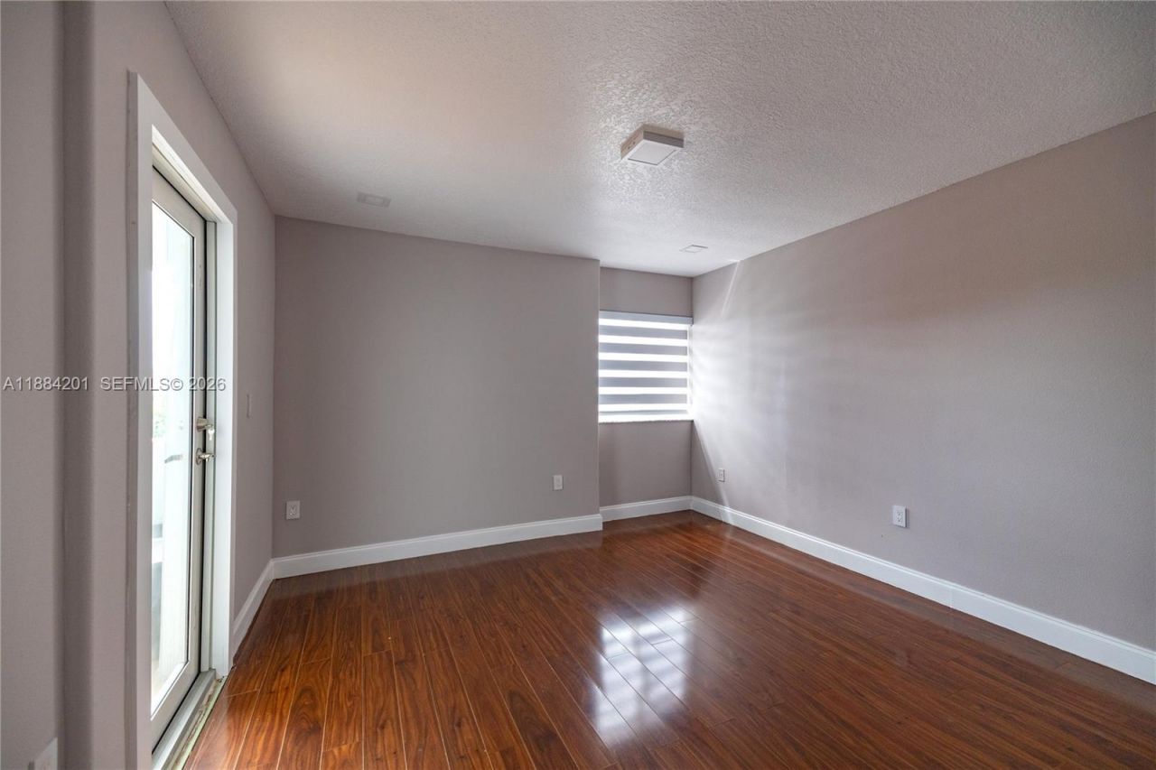 15981 SW 54th Ter, Miami, FL 33185 Photo