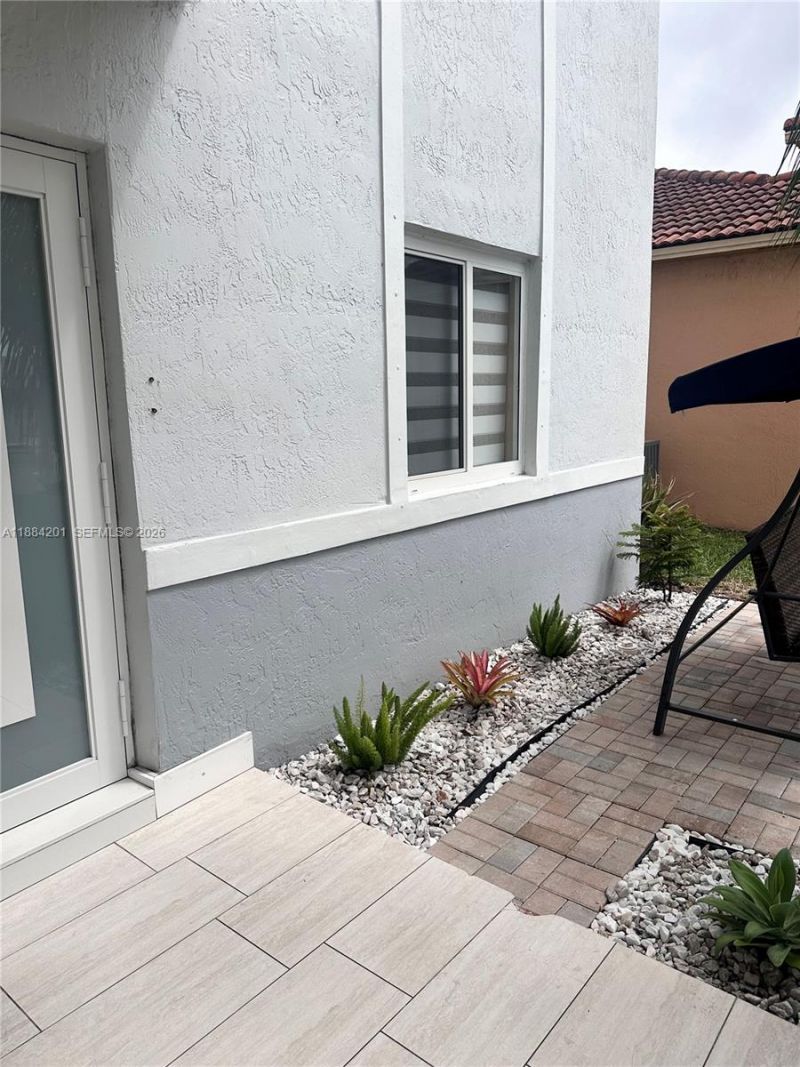 15981 SW 54th Ter, Miami, FL 33185 Photo