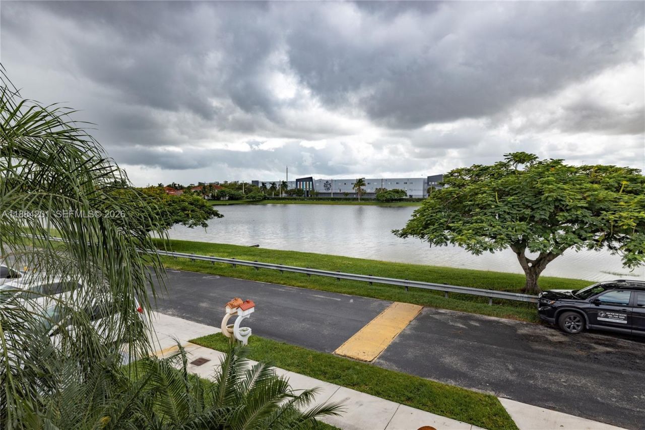 15981 SW 54th Ter, Miami, FL 33185 Photo