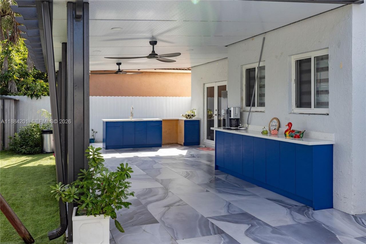 15981 SW 54th Ter, Miami, FL 33185 Photo