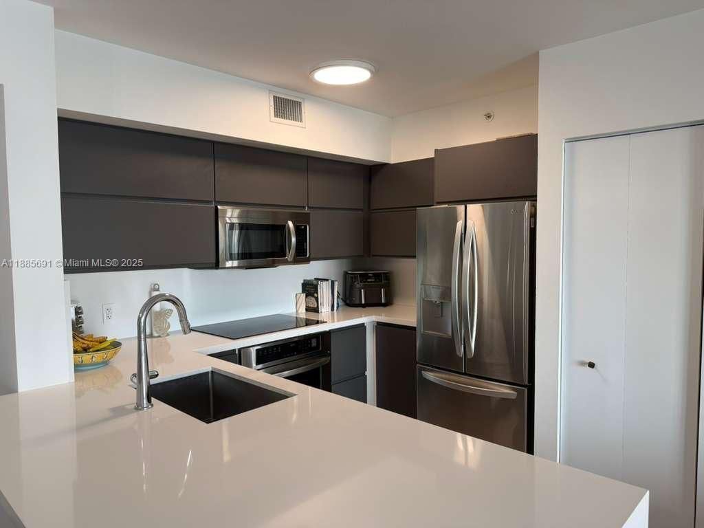 1155 Brickell Bay Dr, Unit 1408, Miami, FL 33131 Photo