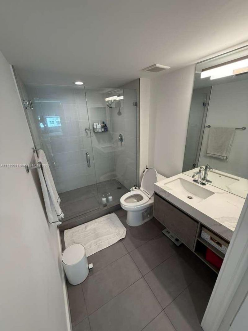 1155 Brickell Bay Dr, Unit 1408, Miami, FL 33131 Photo