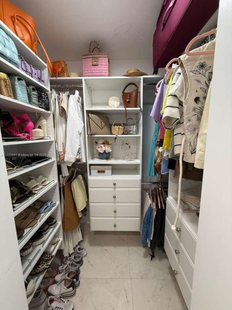 1155 Brickell Bay Dr, Unit 1408, Miami, FL 33131 Photo