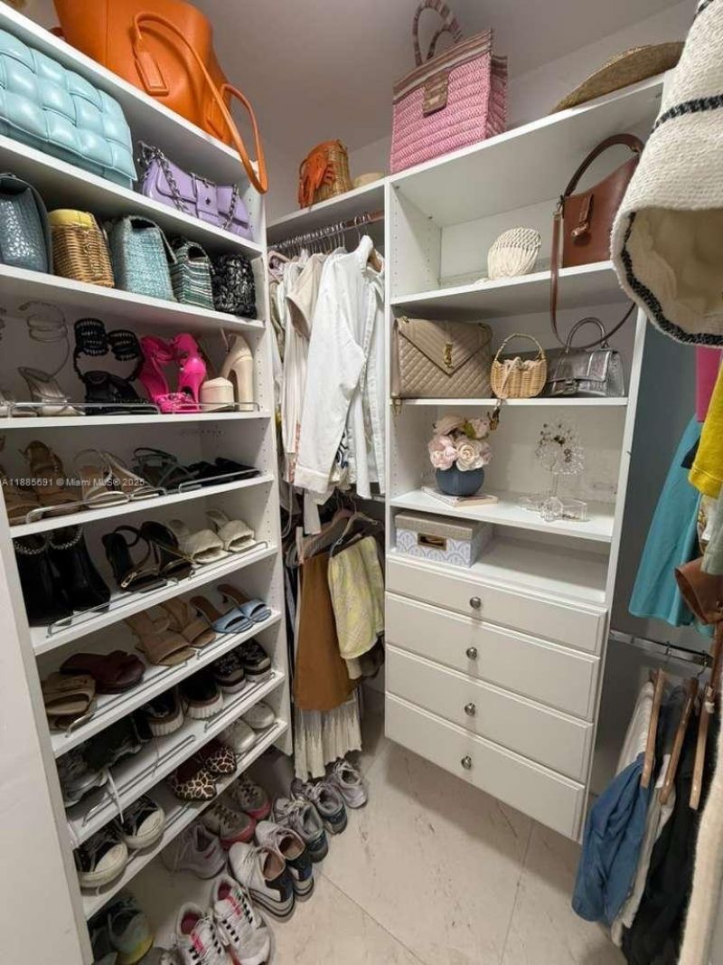 1155 Brickell Bay Dr, Unit 1408, Miami, FL 33131 Photo