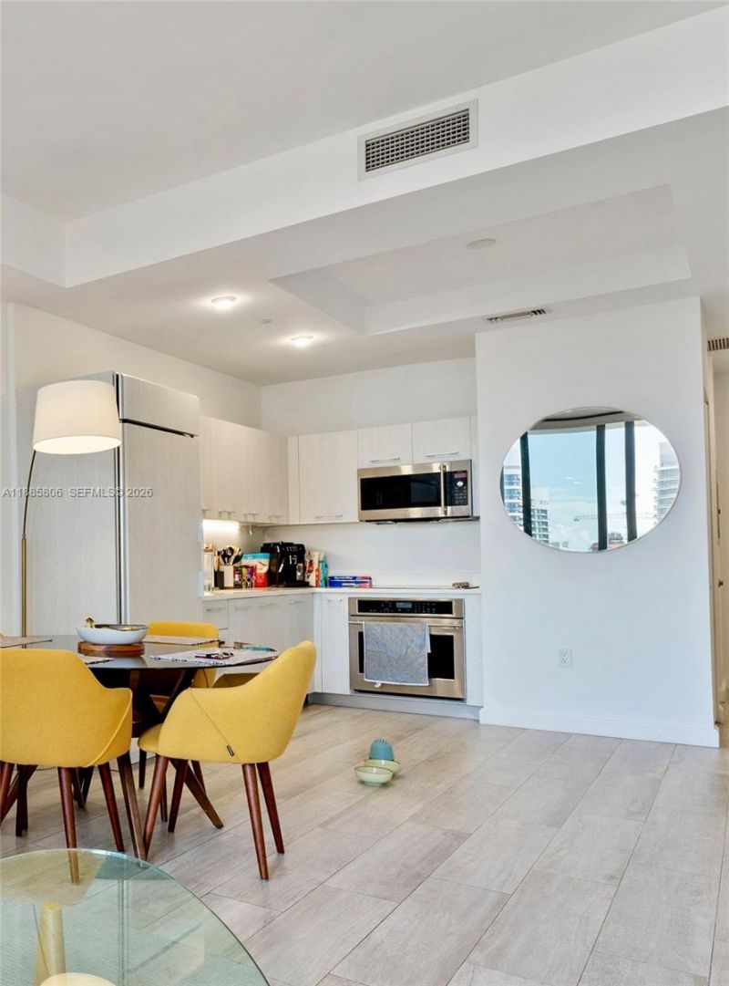 45 SW 9th St, Unit 4205, Miami, FL 33130 Photo