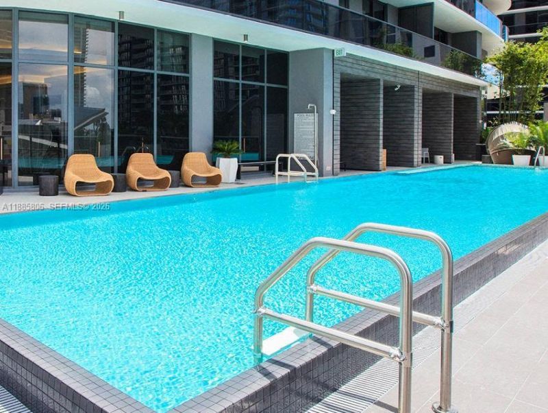 45 SW 9th St, Unit 4205, Miami, FL 33130 Photo